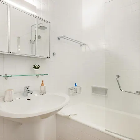 Διαμέρισμα Charming 3br W/ Office & Garage By Foz Beaches